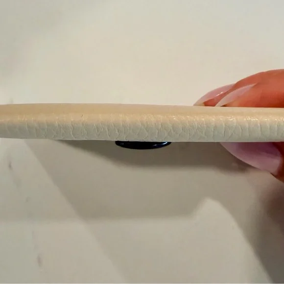 Coach Pebbled Leather Card Case Holder in Cream with Black 'C' Logo NWOT - Picture 5 of 12